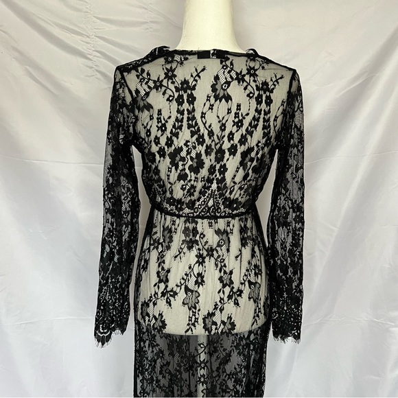 Yomoko black lace maxi - Picture 3 of 4